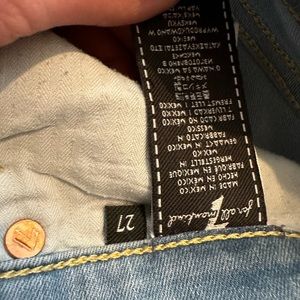 7 Dojos. Great for y’all girls, I’m 5’8. Small white blemish as shown.